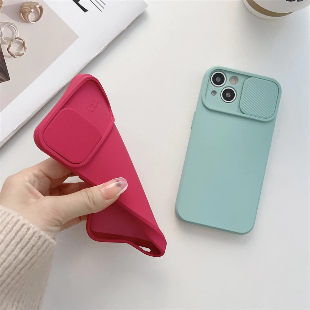 Funda con protector de cámara deslizante